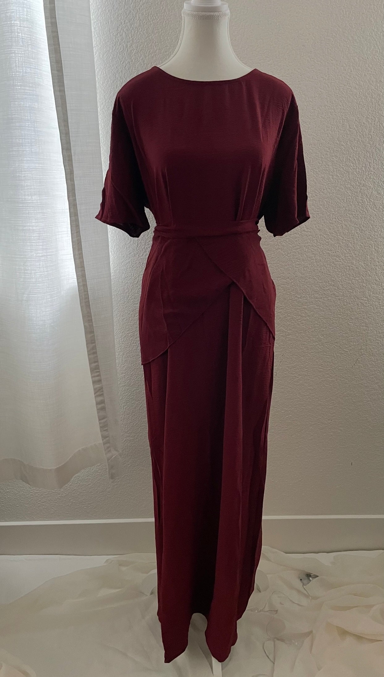 Luxury 3-Piece Maroon Abaya Set | Sleeveless Inner Dress + Open Abaya + Matching Skirt
